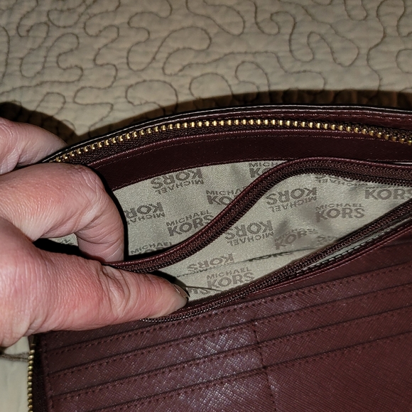 MK merlot pebbled leather wallet - Picture 6 of 11